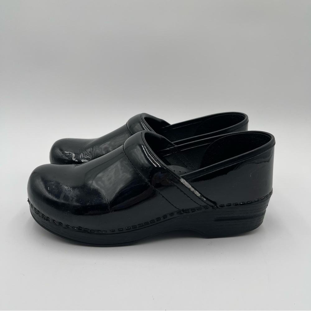 Dansko Professional Black Shiny Leather Classic Clogs Sz EU 41 US 10.5-11 - Picture 2 of 14